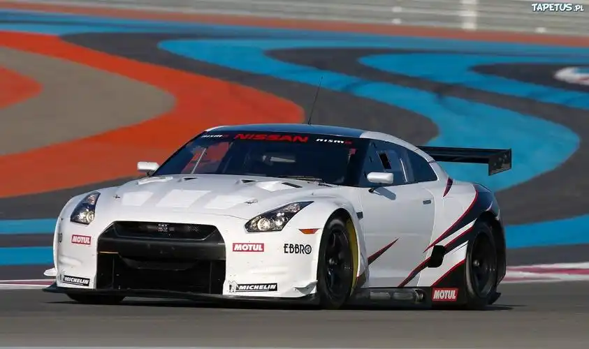 gtr漂移赛车2:谁能驾驭这辆速度怪兽?