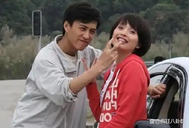 老干部靳东:这辈子做的最正确的决定,就是娶了二婚的李佳