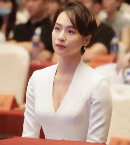 演员程琤写真美图