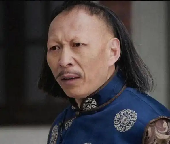 这部剧一播出,李明成了剧中最出彩的配角.