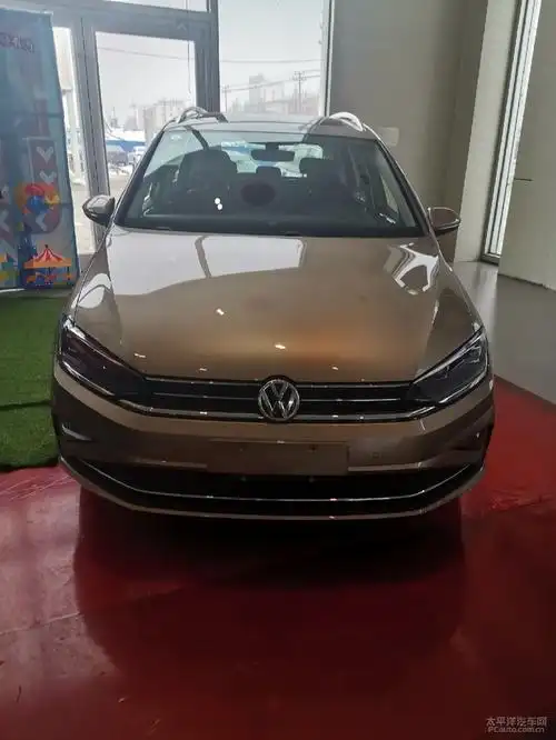 高尔夫嘉旅的金色是不是金属漆