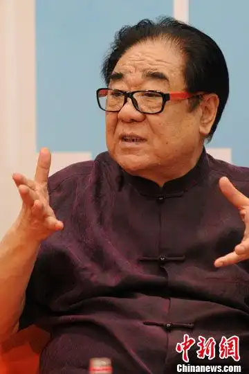 著名声乐教育家金铁霖,今天做客中新网《人物访谈间》,谈到高徒宋祖英