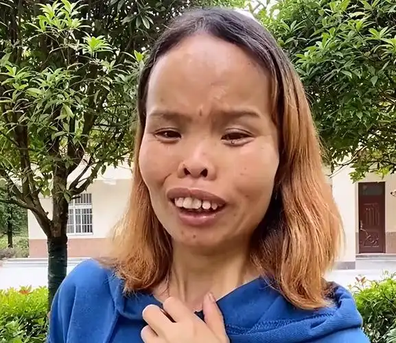 江西女子"一丑成名",靠奇特长相圈粉百万,自信程度不输凤姐