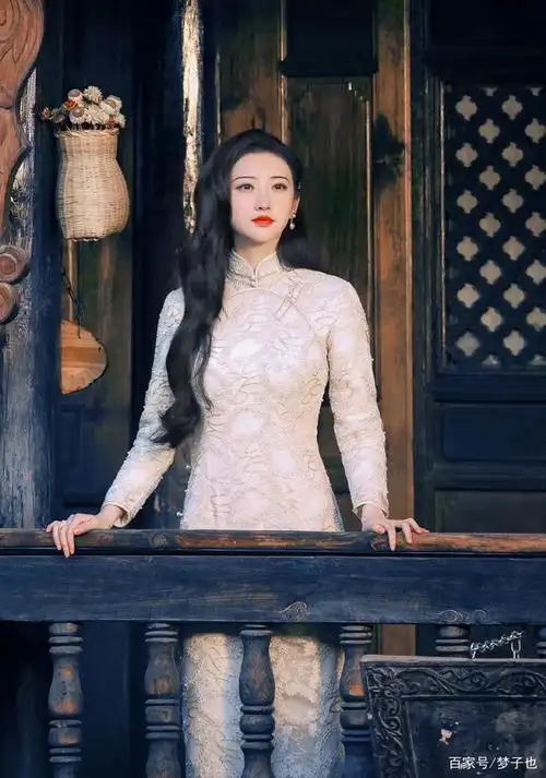 万年不红的景甜,现在竟靠着这身衣服火了?京城白富美真不是盖的