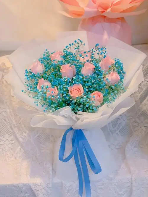 11粉玫瑰满天星花束