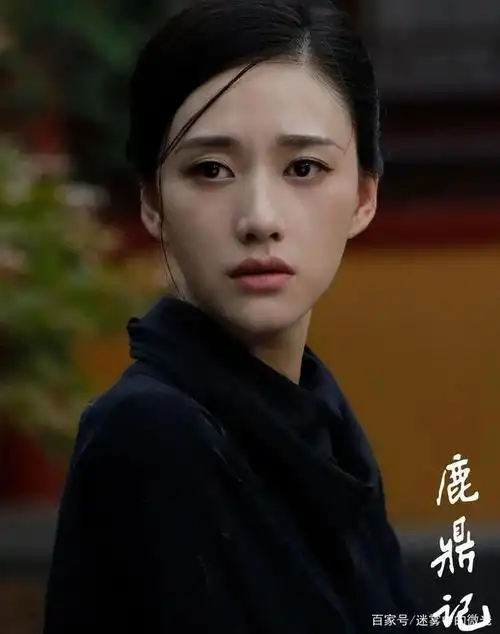 王祉萱饰演方怡,"老婆团"中最霸气,性格倔强的漂亮老婆.