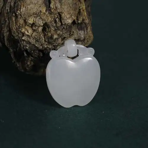 和田玉白玉挂件苹果重12.85克【美玉良缘玉雕】