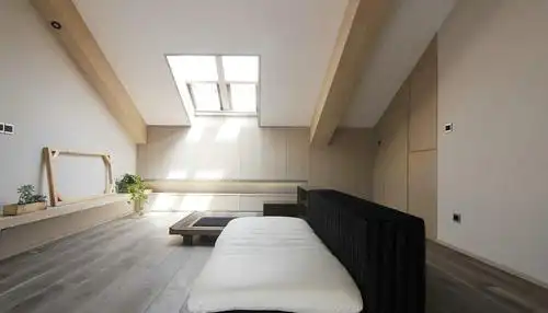 坡式顶楼房子怎么吊顶造型顶层阁楼人字形吊顶效果图