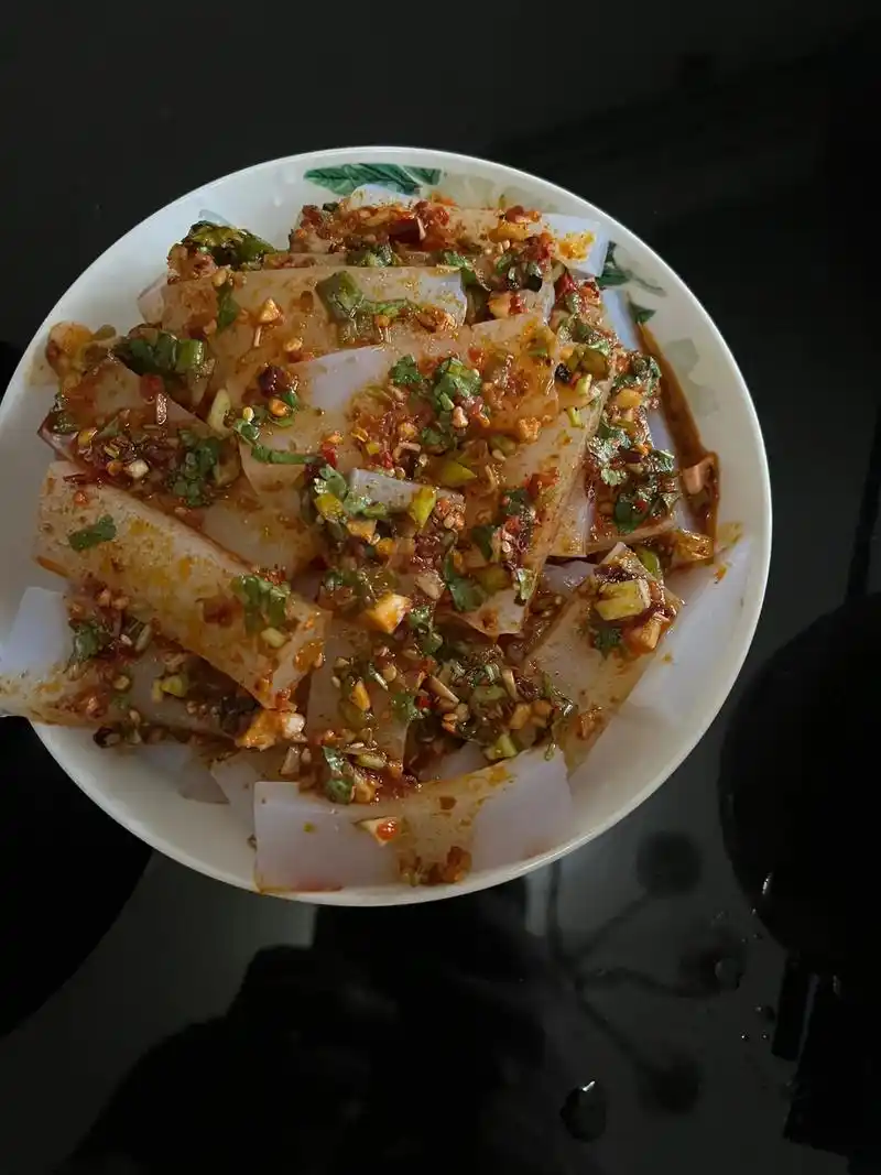 自己做的才是最好的大盘鸡凉粉手工白皮面萌萌的一顿