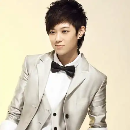 【图】张佑方她们电影热映 其退出快女舞台全面进军娱乐圈