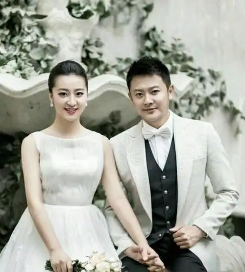 这个男演员一生事业毁在两个女人手里妻子只有脸是真的