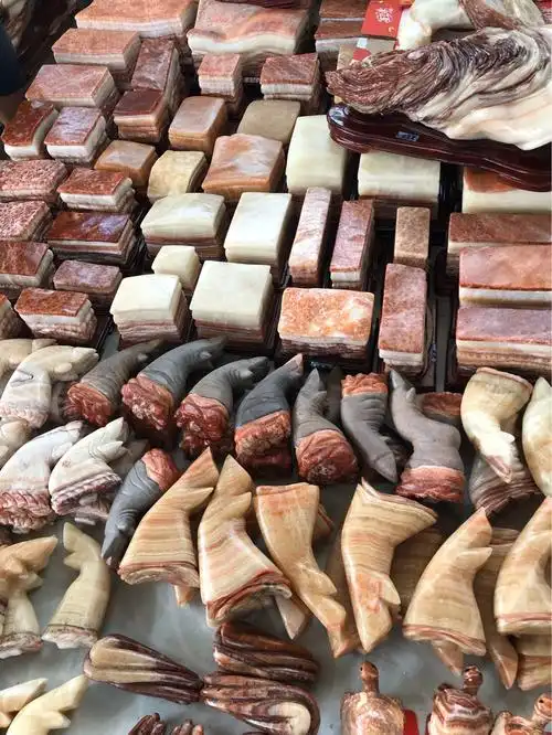 广西猪肉石五花肉原石摆件造型奇石腊肉石招财风水石肉石摆件创意