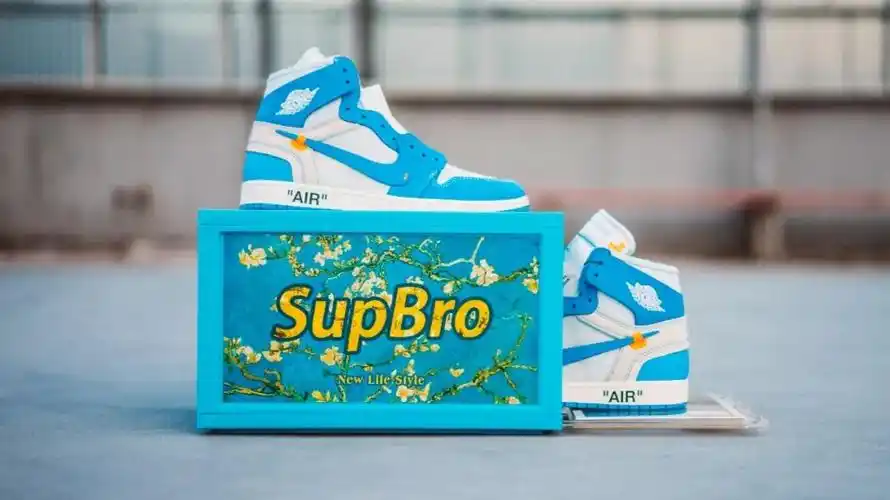 天津colour 6月8日发售# supbro x 追光者 梵高杏花/星空联名单品!