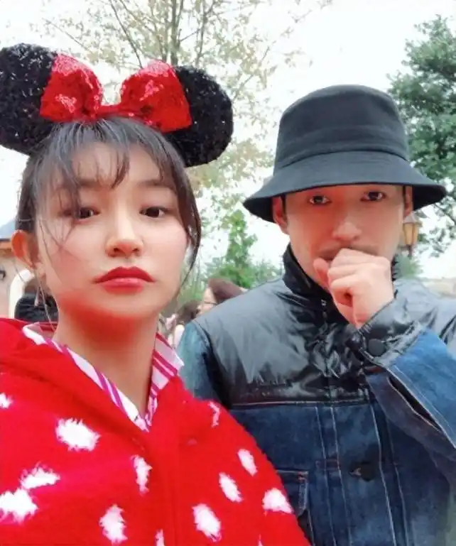 回顾赵本山徒弟夫妻对比王小虎老婆漂亮大鹏夫妻很般配