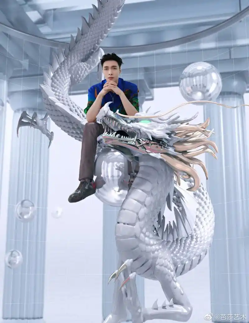 张艺兴时尚芭莎大片释出,他是歌手,是演员,是音乐制作人,艺兴一直在不