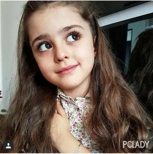 这些美貌如花的阿拉伯姑娘也属于白色人种,地属地中海南欧白种人,如