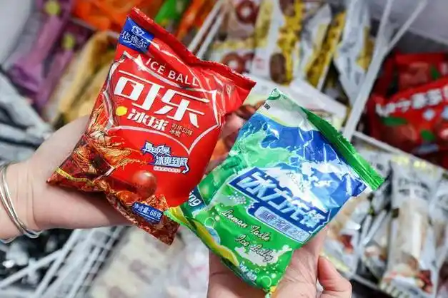 童年最爱分享的雪糕,可乐冰球和雪莲冰,夏天的解暑神器.