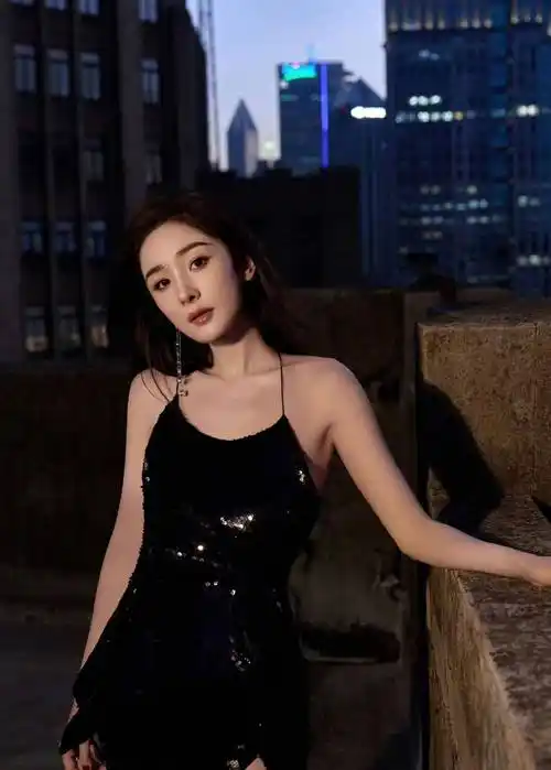 angelababy走gq红毯惊艳!