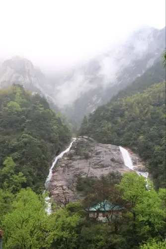 2023人字瀑游玩攻略,.黄山三大名瀑之一,位于温.【去哪儿攻略】