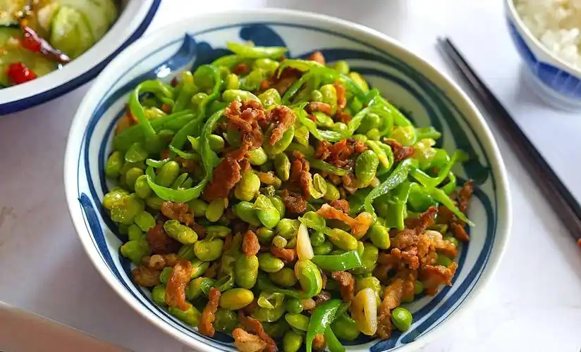 教你家常美味的青椒毛豆炒肉丝,营养解馋超下饭,一大盘都不够吃_美食