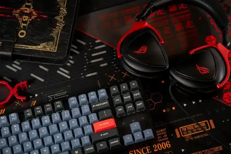 据说红黑是最受国人喜爱的配色.