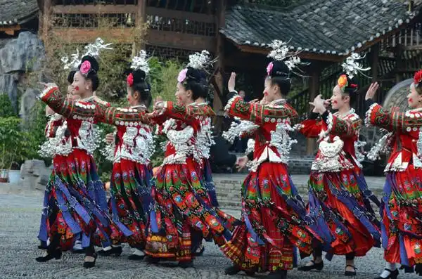 [本网综合]贵州水族舞蹈《骑草马》赴京参赛获金奖 贵州少数民族舞蹈