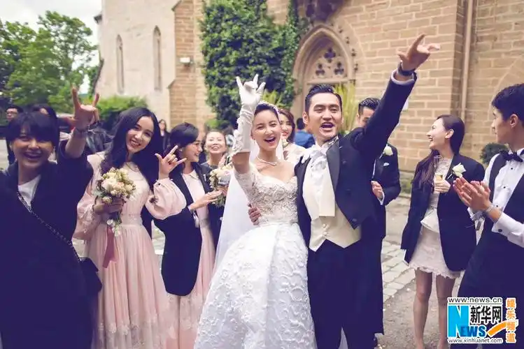 袁弘张歆艺德国古堡大婚 打造文艺别致爱情童话