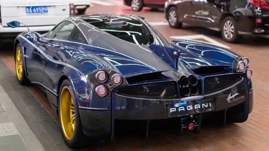 帕加尼huayra霸下即将落户广东汕头,汕头有钱人挺多的嘛~~_哔哩哔哩