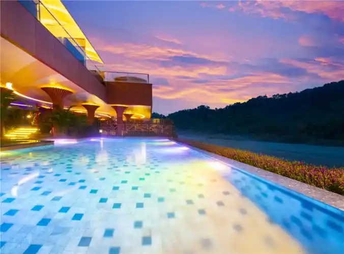 广州碧水湾温泉度假村2天1晚住宿(豪华型标准 含2大2小自助早餐 双人