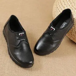 女黑色防水防滑皮鞋酒店厨房上班鞋单子软底大码女鞋肯德基工作鞋