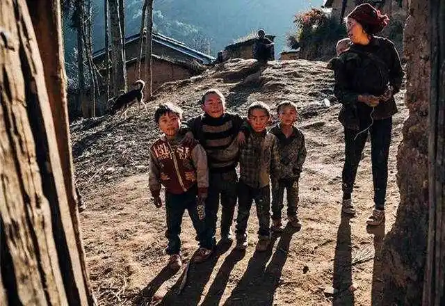 原创十来年过去了,"变形计"里的农村孩子过咋样?老农:孩子当真了