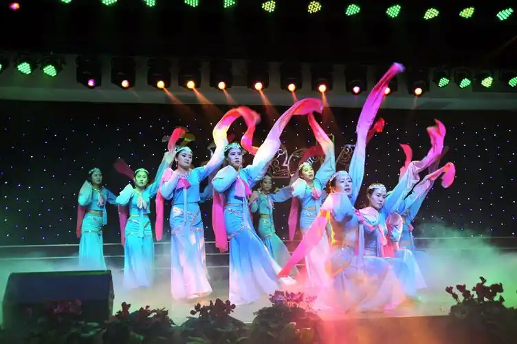 丛林集团召开"启航2016"新年年会