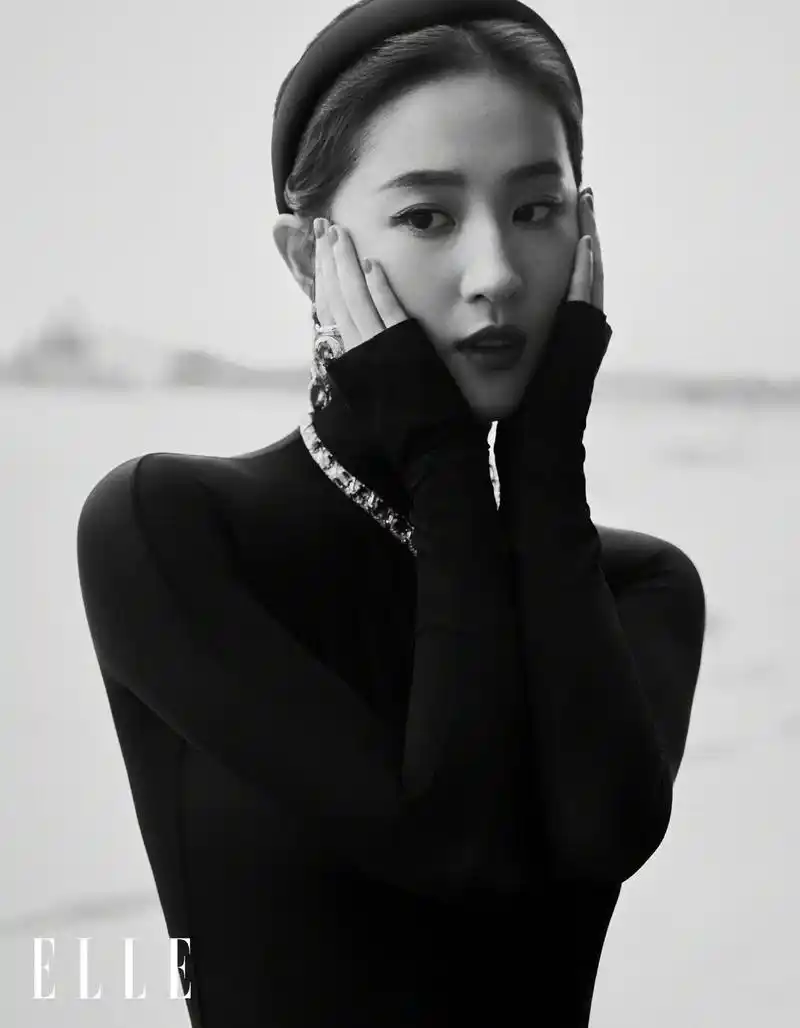 刘亦菲神仙姐姐的黑白大片