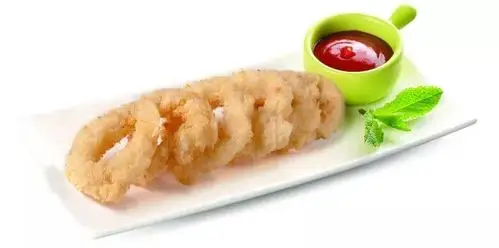 裹粉工艺制作而成鱿鱼圈,入口香酥,鲜嫩幼滑爆浆芝士蝴蝶虾采用优质白