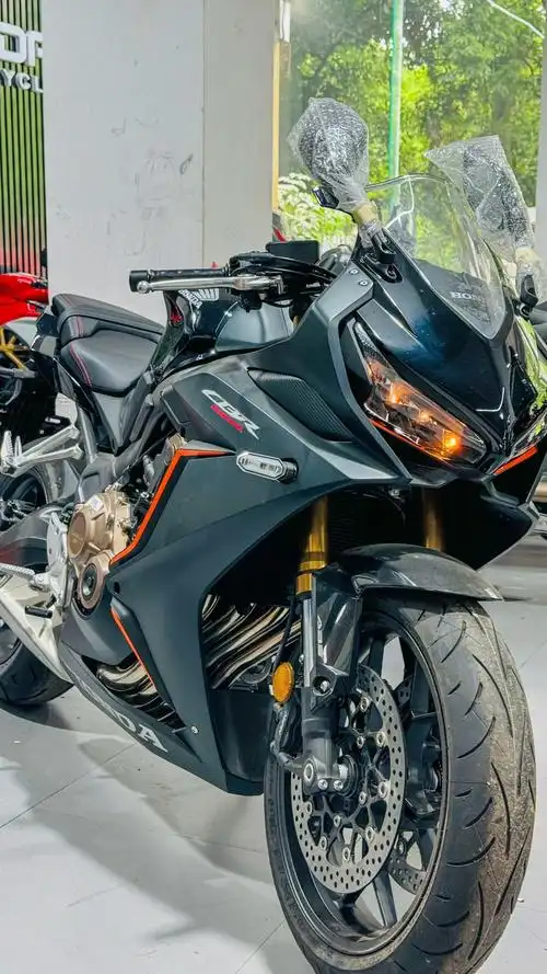 全新cbr650r7.5万落地.