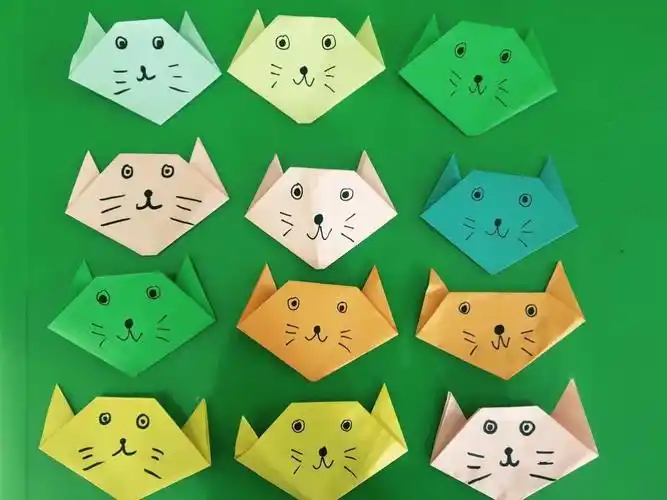 其它 手工课《折小猫》折纸活动让小朋友们动手实践,使他们在获得知识