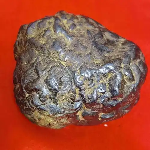 黑陨石值钱吗,黑曜石的图片(中国民间陨石 七>)