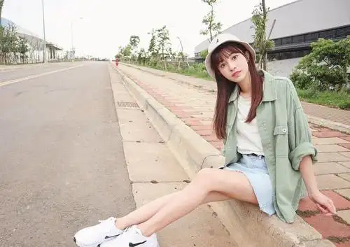 气质甜美清新,大眼正妹阳光灿笑瞬间掳获人心,散发满满女友感|陈敬宣