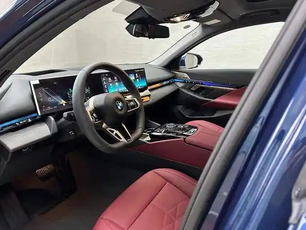 全新宝马530 li到店实拍 再见鸡腿挡把|内饰|家族化|长轴距|宝马5系