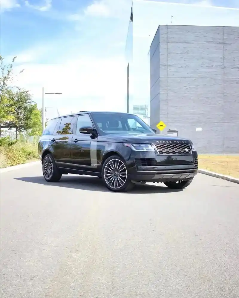 路虎揽胜."人生很短,不要活得太累,生活没有模版,只需心灯一盏.