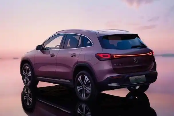 奔驰eqa:20万开奔驰,优惠12万的新能源车