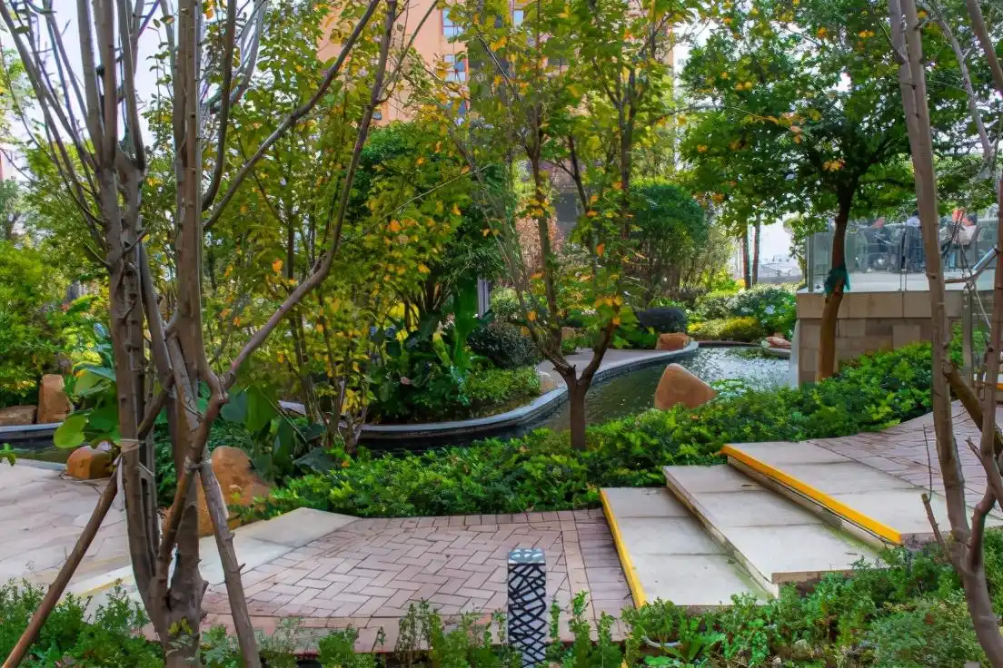 推窗见绿,出门即景,绿化好的小区有多惬意?_实景图