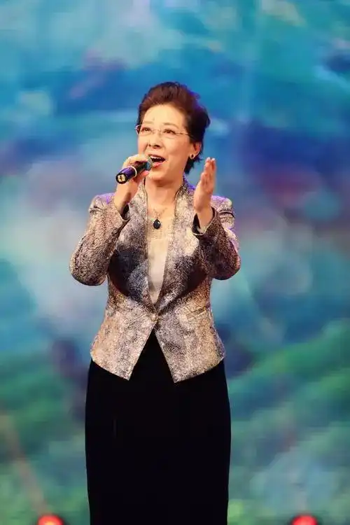 关牧村:同母异父的哥哥,是我一生放不下的牵挂|歌唱家|女中音|打起