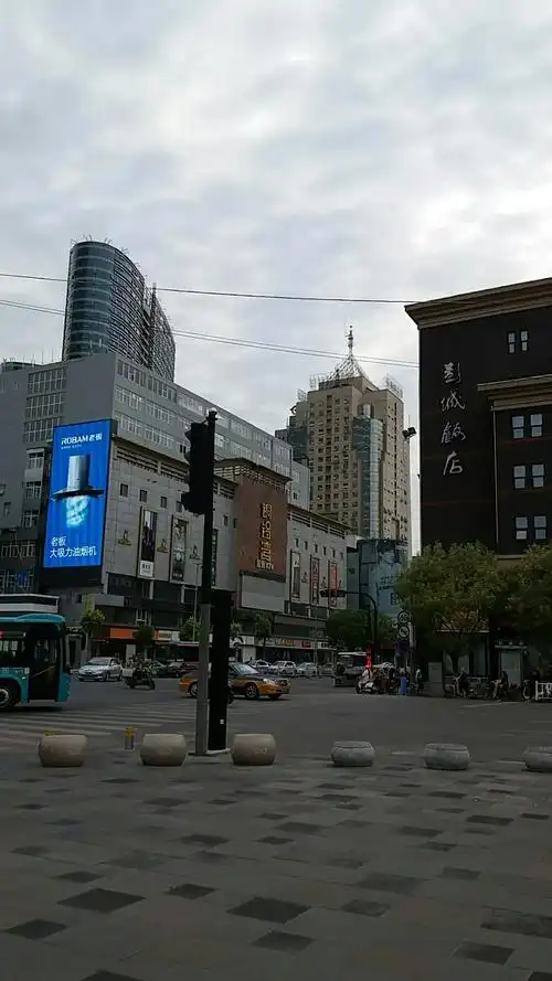 江苏省徐州市泉山区淮海路与彭城路口天气预报