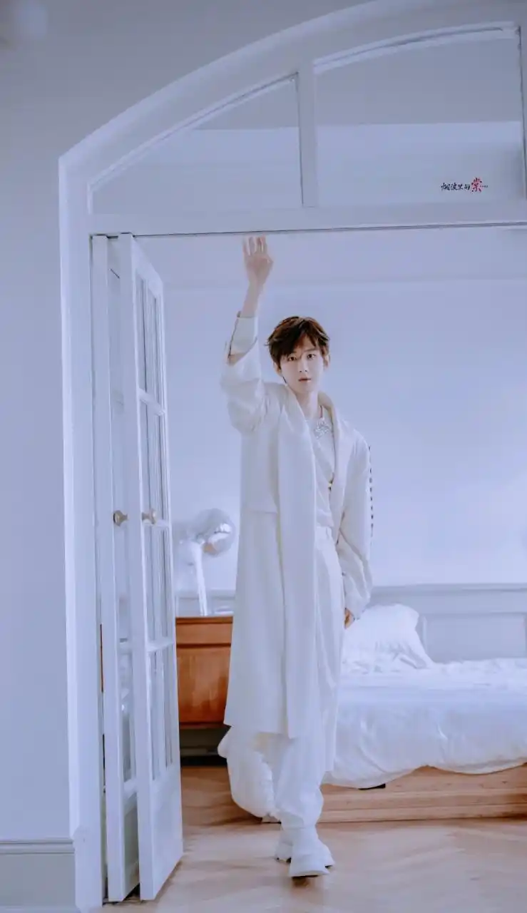 gq是懂回应的# #成毅# 成毅|心中唯一纯白的茉莉花~ #gq睡衣趴