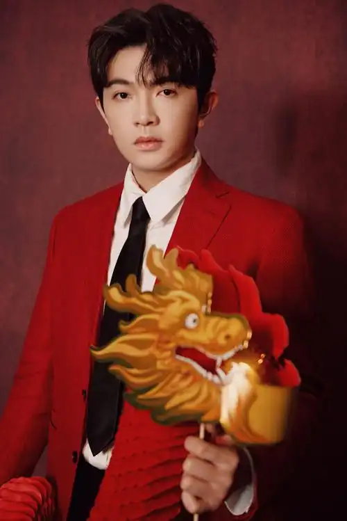 颜人中超话喜迎新年,共度除夕夜,今天锁定cctv-3,cctv-15,cctv-17和央