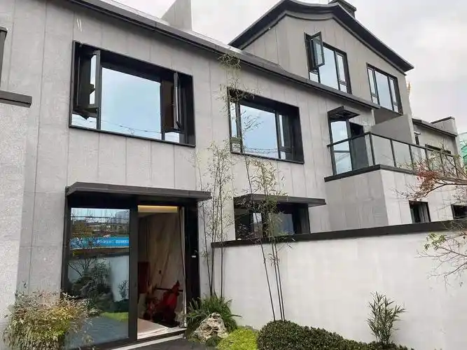 青山湖畔一手中式合院380万起,面积120-140方