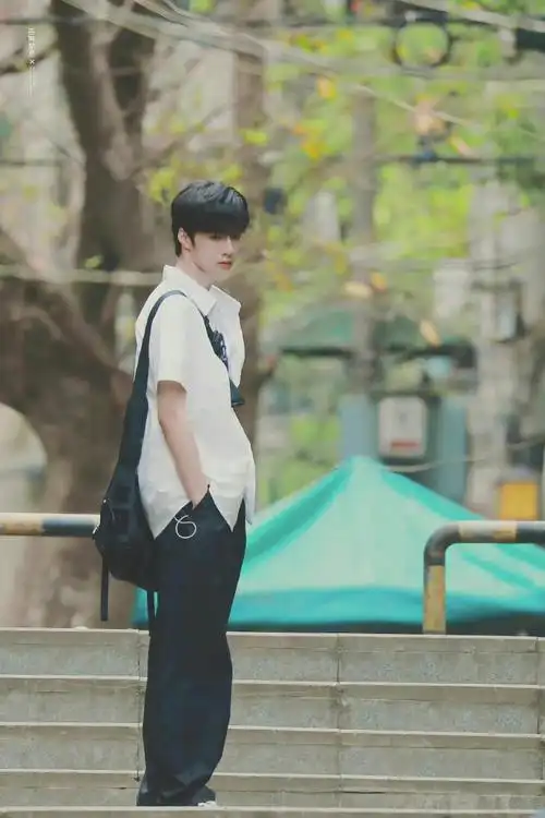 校园在逃主角#刘耀文是青春阳光的校园剧男主吧!