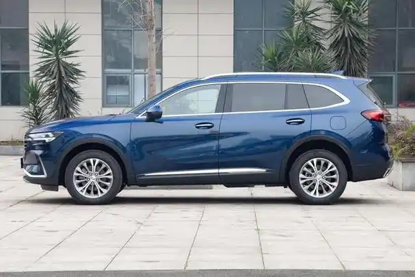 别克昂科威在中型suv市场一直有着较高的关注度,对比同级别的合资对手