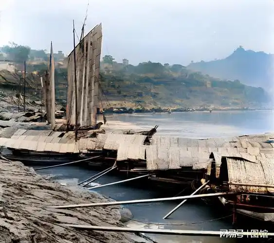 中国重庆,很多重庆人也是第一次见|万县|三峡|摄影师|木船|江边|码头